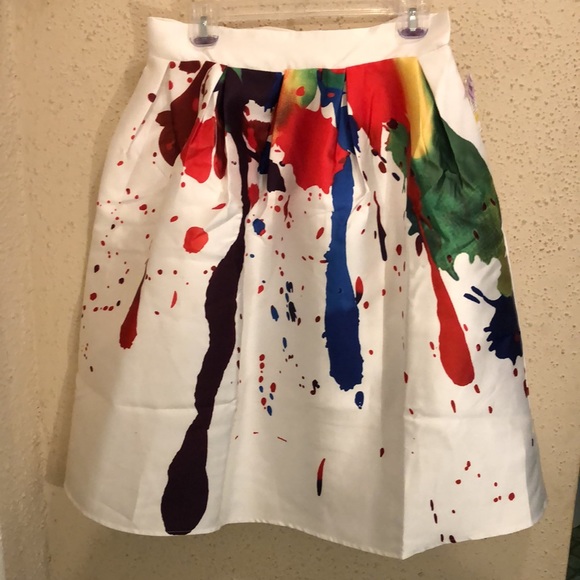 Wearable art, right from the designers showroom. 28 inch waist. 27 inches long - Picture 3 of 7